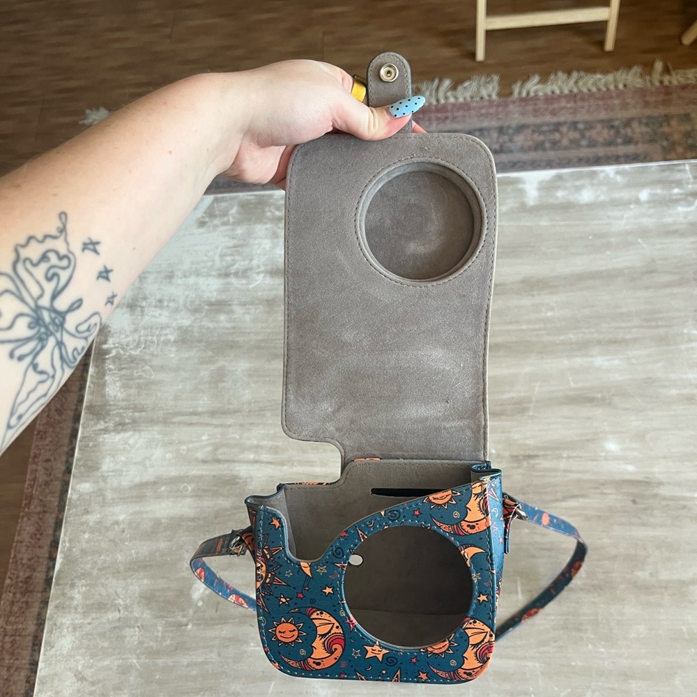 POLAROID CAMERA CASE - Picture 4 of 4